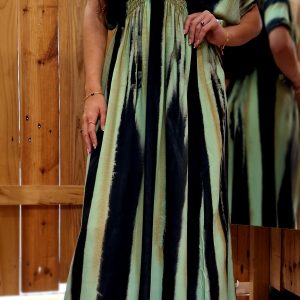 ROBE MANCHES ET LIENS DOS